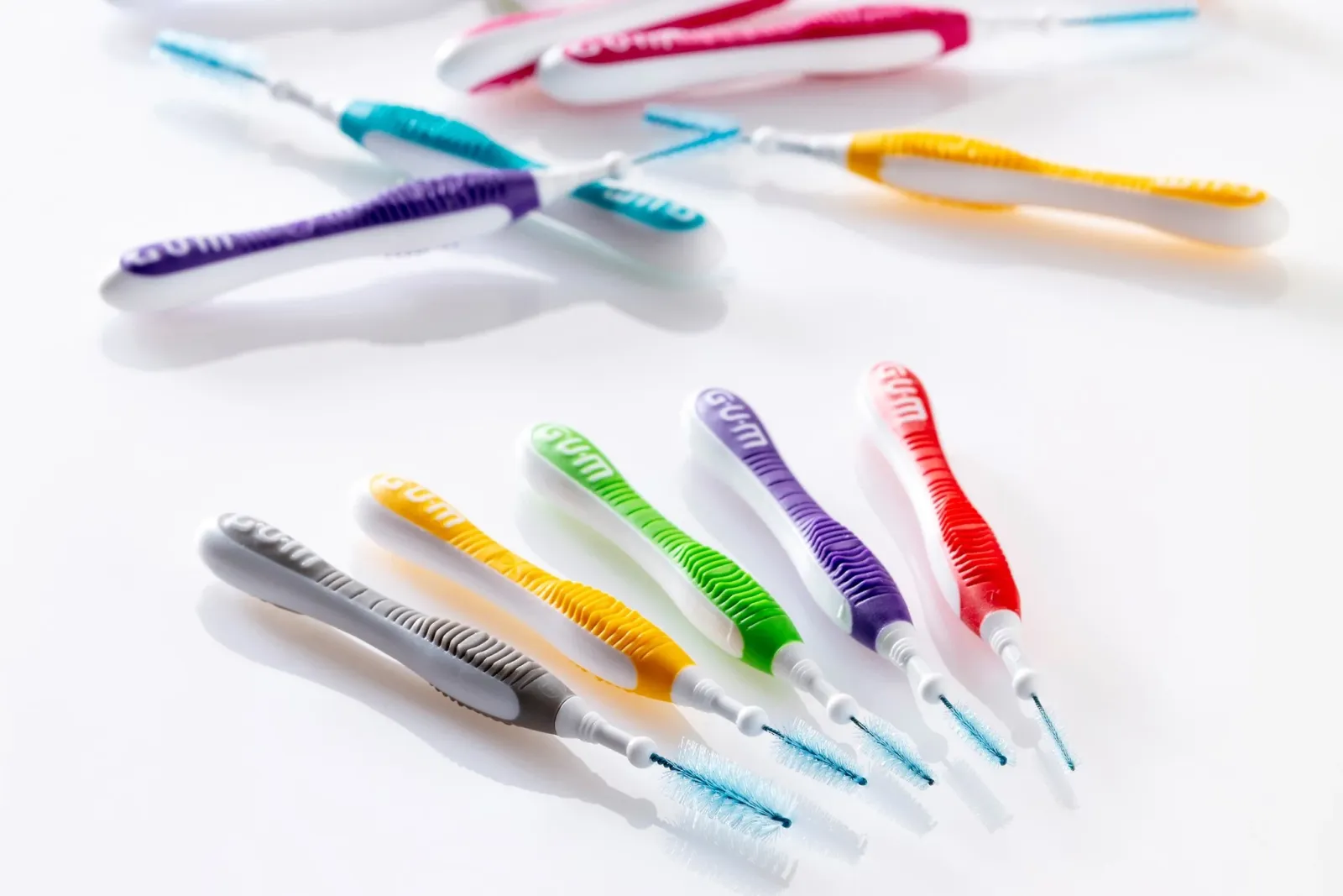 Technique de brossage autour des implants proche de Saint-Georges-de-Reneins : conseils pratiques pour entretenir vos implants dentaires durablement